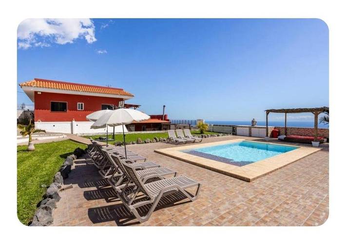 Casa rural para 10 personas, con vistas además de piscina y jardín, Se admiten mascotas en Arafo