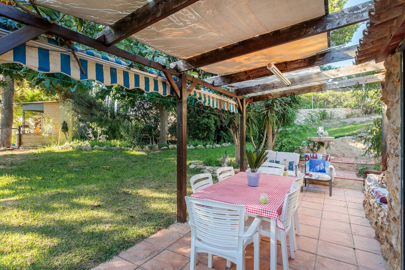 Casa rural 'La Cuina De Paqui' mit privatem Pool, privater Terrasse und Wlan in Alicante, Costa Blanca