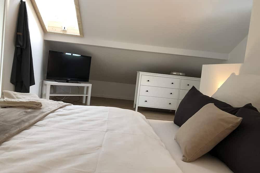 Freundliches Ferienhaus- 8 Personen, 130qm, 3 Schlafzimmer, 2 Terrassen, zentral in Saaldorf-Surheim, Rupertiwinkel