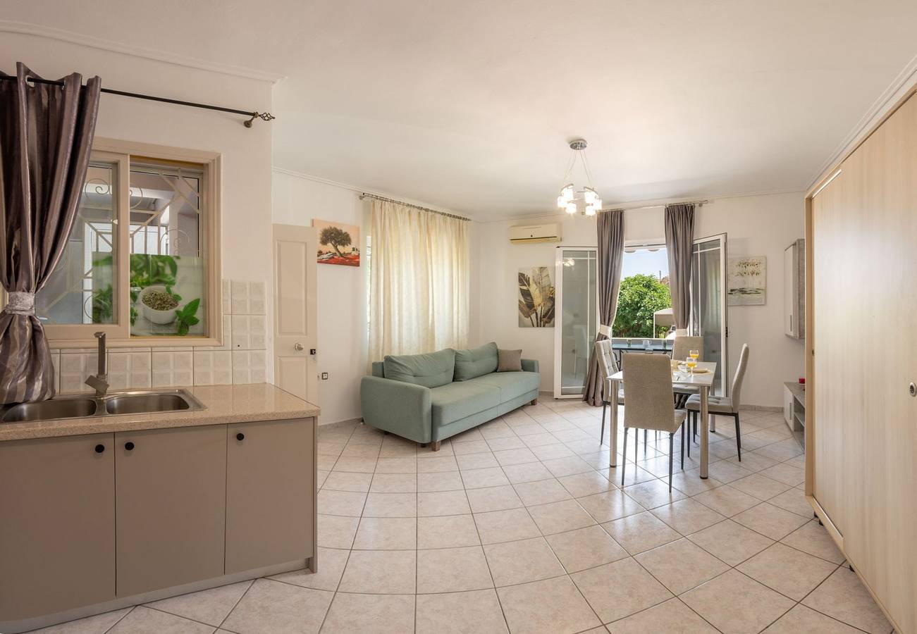 Ganze Wohnung, Ferienwohnung für 4 Personen mit Garten in Nydri, Griechenland