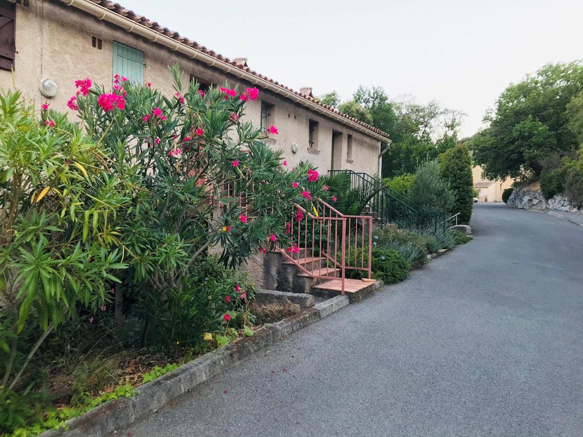 Appartement entier, La Lazarenco Piscine 1 in Le Plan-de-la-Tour, Côte méditerranéenne (France)