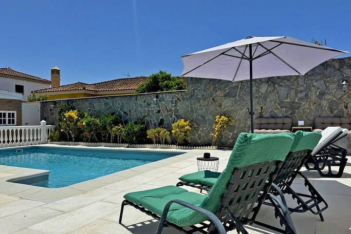 Chalet para 8 personas, con balcón y jardín en El Puerto de Santa María