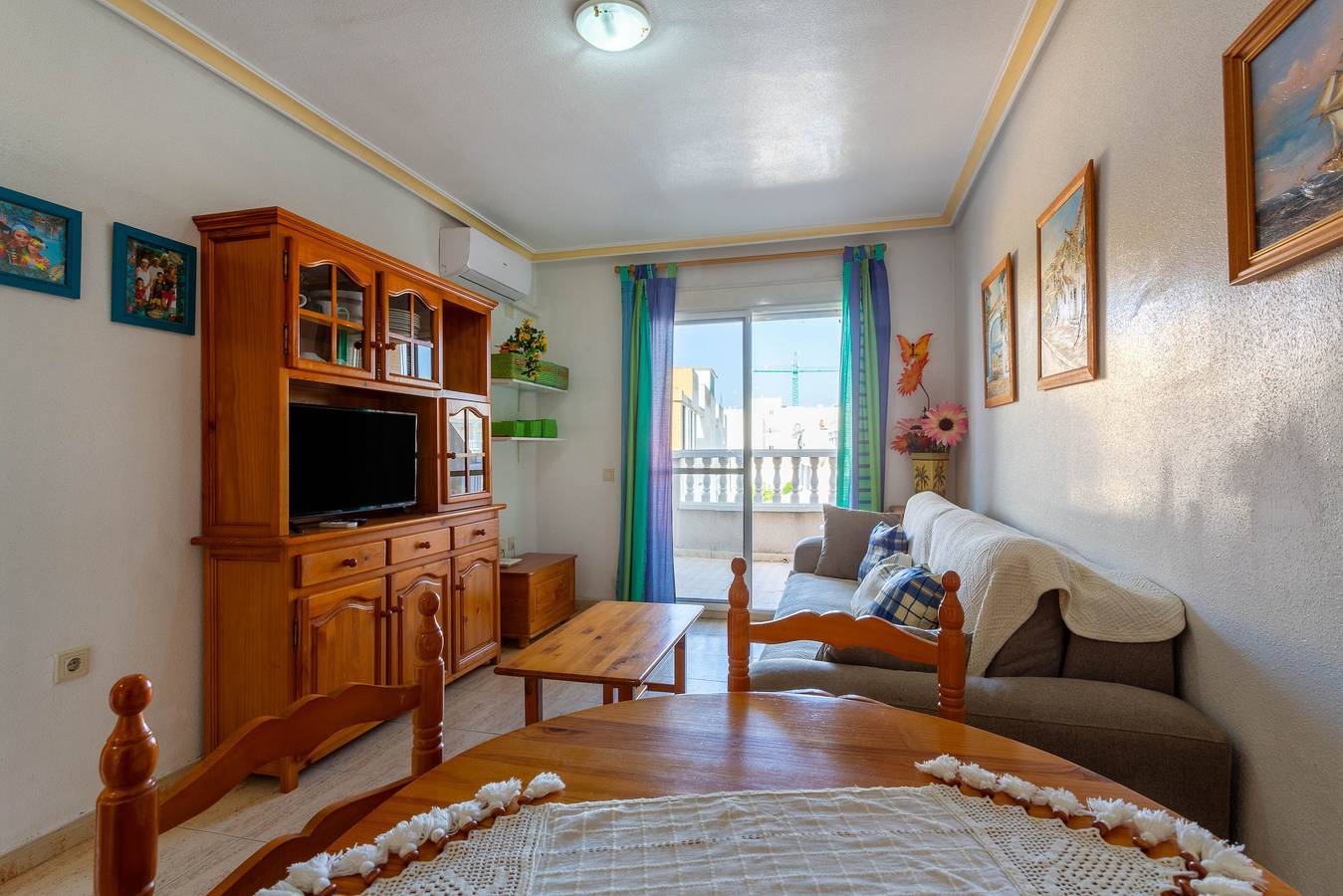 Apartamento entero, Apartamento 'Berg42atc8' con terraza, piscina compartida y aire acondicionado in Torrevieja Centro, Torrevieja
