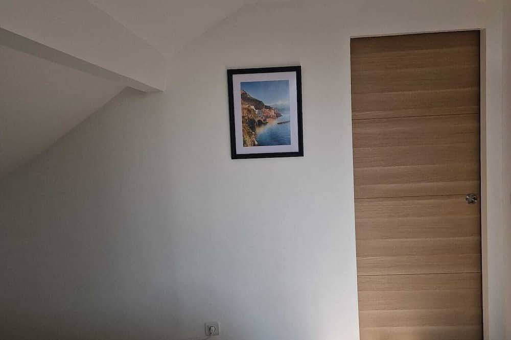 Entire apartment, Cosy F2 in Argenteuil - Ideal for business or leisure stays in Argenteuil, Val-d'Oise