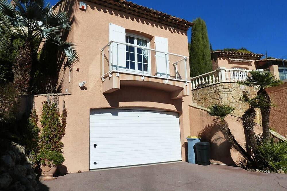 Ganze Wohnung, Studio indépendant dans villa avec piscine in Agay, Saint-Raphaël