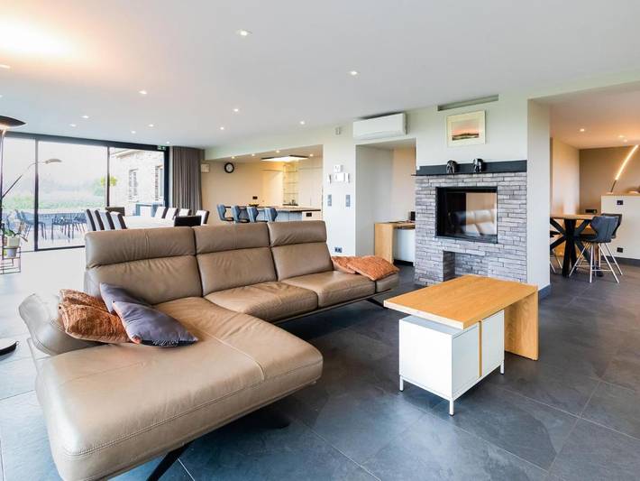 Location de vacances pour 10 personnes, avec sauna et terrasse ainsi que jardin et jacuzzi dans Roesbrugge-Haringe - 2