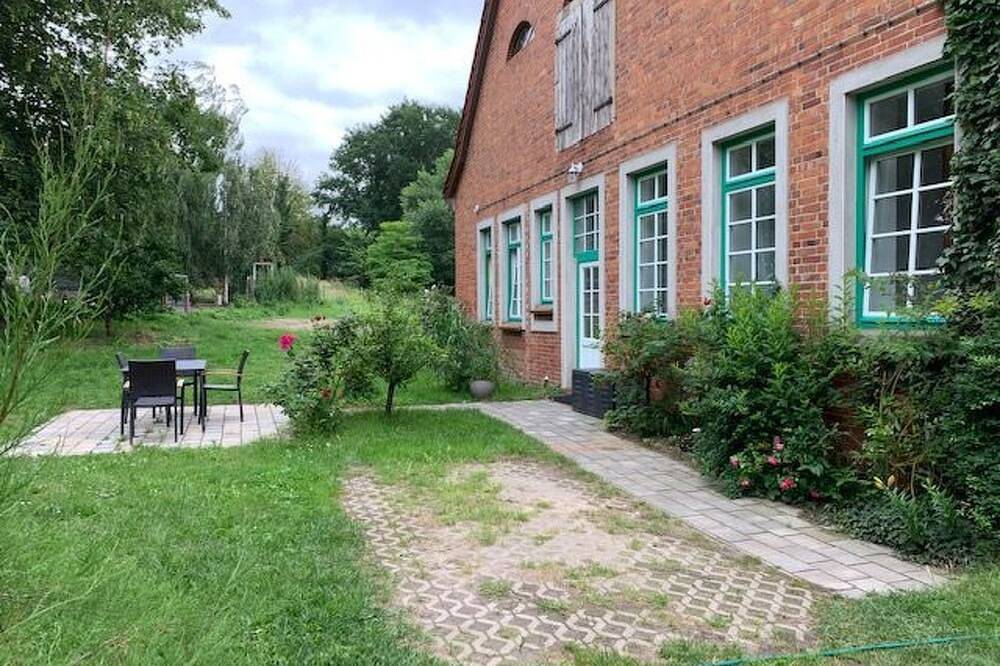 Ganze Wohnung, Wohnung in Dreveskirchen mit Kleinem Garten in Blowatz, Neuburg