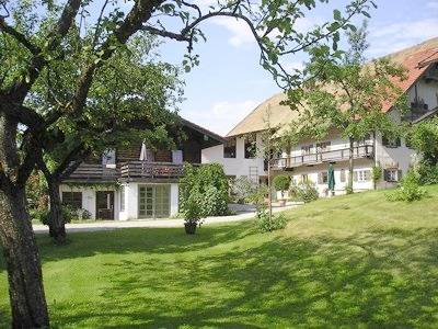 Ferienwohnung für 4 Personen, mit Balkon und Terrasse sowie Garten und Sauna in Ruhpolding
