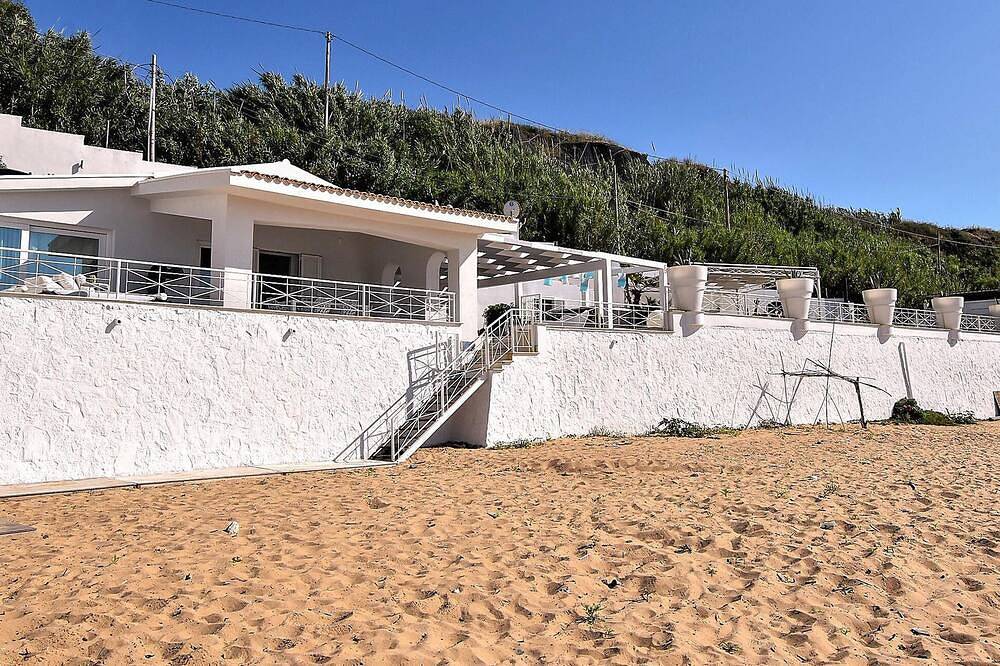 Prachtig huis met 3 slaapkamers in. in Trappeto, Provincie Palermo