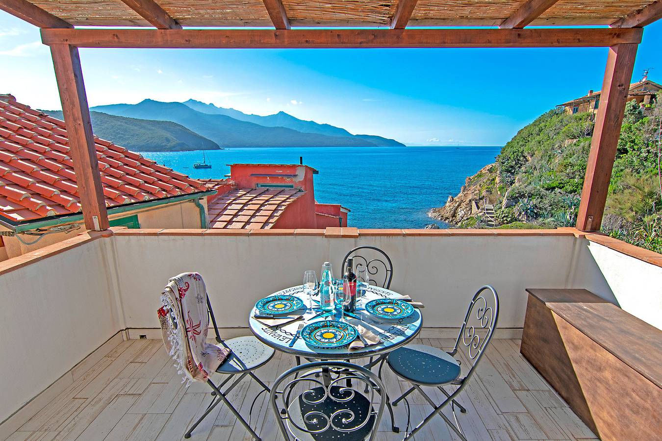 Ganze Wohnung, Ferienwohnung Terrazza Insel Elba mit Meerblick in Scaglieri, Portoferraio