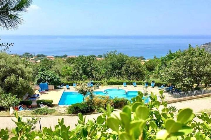 Ferienwohnung für 4 Personen, mit Pool und Balkon, mit Haustier - 1