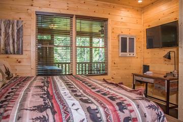 Log Cabin for 10 Guests in Pigeon Forge, Sevier County, Picture 2