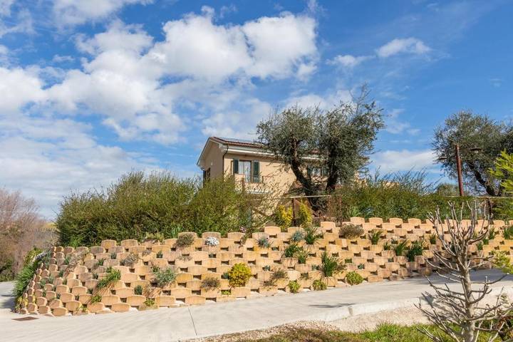 Gîte pour 2 personnes, avec jardin ainsi que balcon et vue à Morrovalle - 4