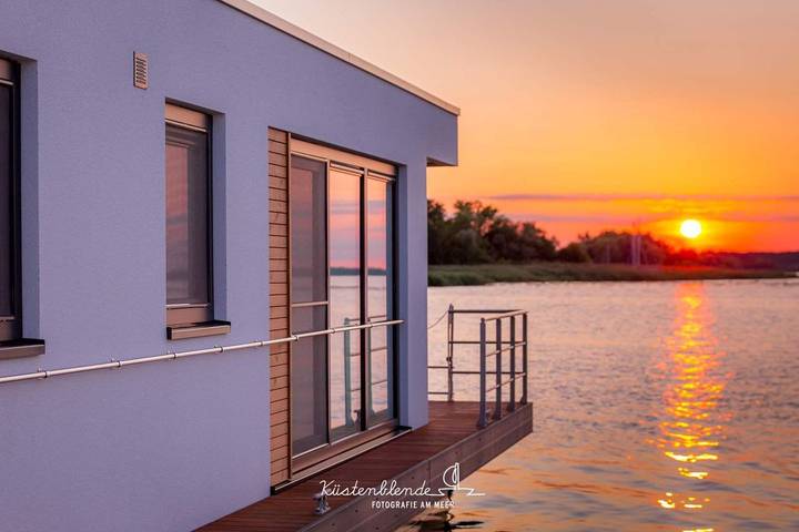 Ferienhaus für 4 Personen, mit Seeblick und Terrasse sowie Ausblick in Ribnitz-Damgarten