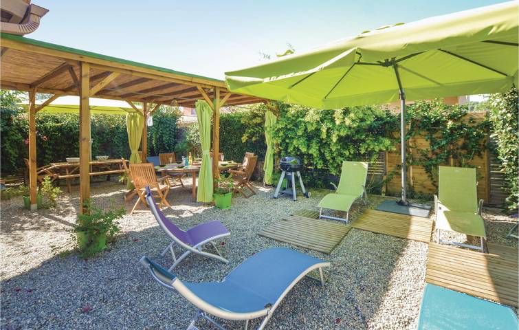 Location de vacances pour 6 personnes, avec piscine ainsi que terrasse et jardin à Cervione - 3