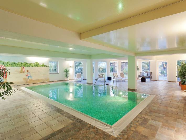 Ferienwohnung für 4 Personen, mit Garten und Pool sowie Balkon und Sauna, kinderfreundlich - 1