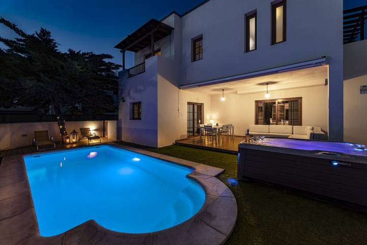 Casa de vacaciones para 8 personas, con Balcón además de Terraza y Jardín en Las Caletas