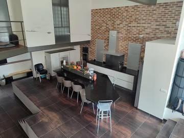 Cottage pour 2 personnes, avec jacuzzi ainsi que terrasse et jardin à Colombes