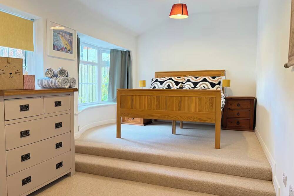 April Cottage - family sized home- pet friendly in Eastbourne, East Sussex