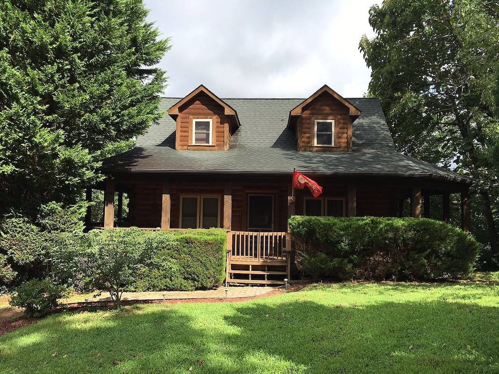 Log Cabin for 8 Guests in Rutherford County