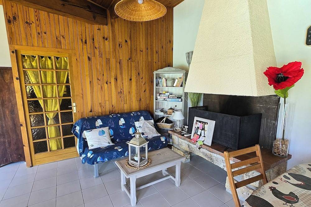 Ganze Wohnung, Self-contained, air-conditioned studio, swimming pool just for you, rated 2*. in Ucel, Parc naturel régional des Monts d'Ardèche
