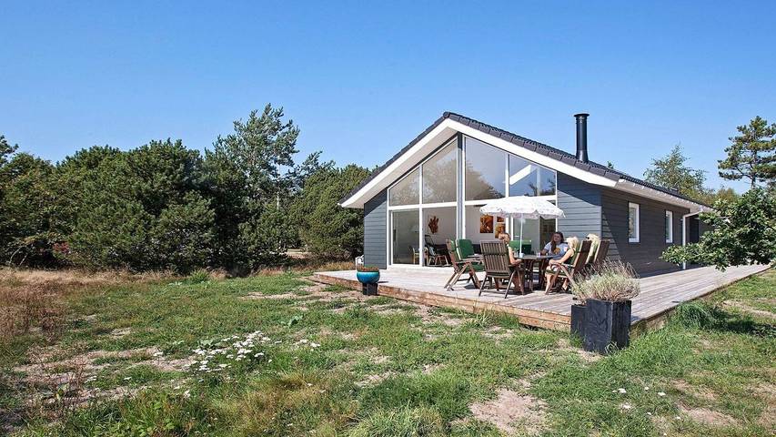 Ferieudlejning for 6 personer, med terrasse og jacuzzi i Nykøbing Sjælland