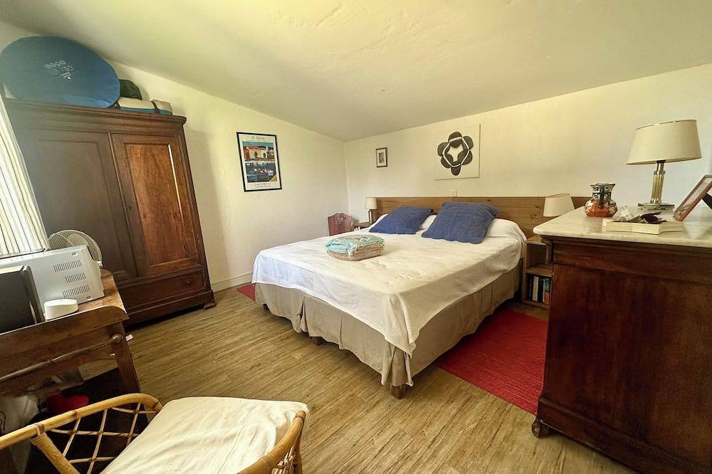 Haus mit den Füßen im Wasser in Coti-Chiavari, Ajaccio und Umgebung