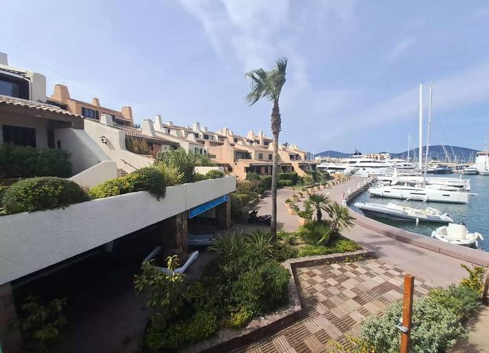 Appartement de vacances pour 6 personnes, avec piscine et terrasse