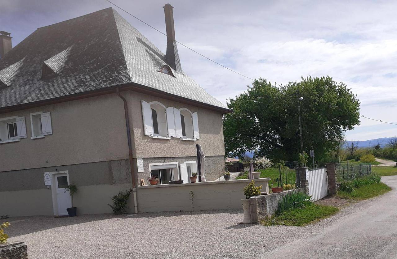 Apartment - Ground Floor in Pérouges, Ain