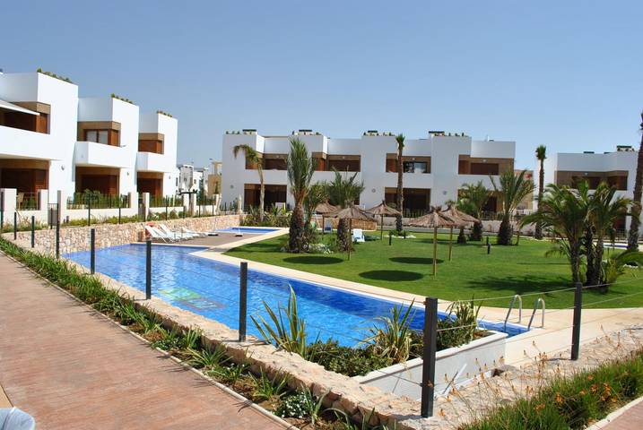 Apartamento de vacaciones para 4 personas, con terraza además de jardín y piscina para niños, Familias con niños - 1
