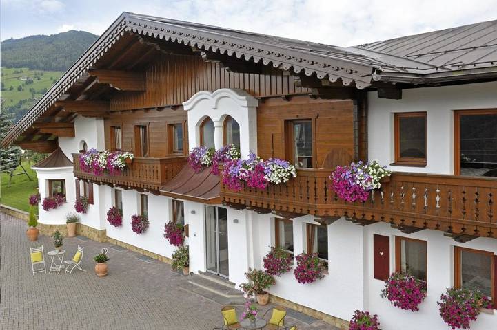BnB für 2 Personen, mit Balkon und Terrasse sowie Garten und Sauna in Rohrmoos