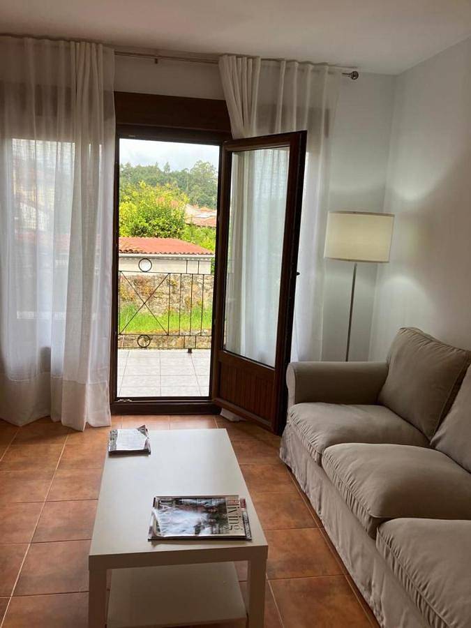 Gîte pour 4 personnes, avec terrasse ainsi que jardin et vue dans Novales - 3