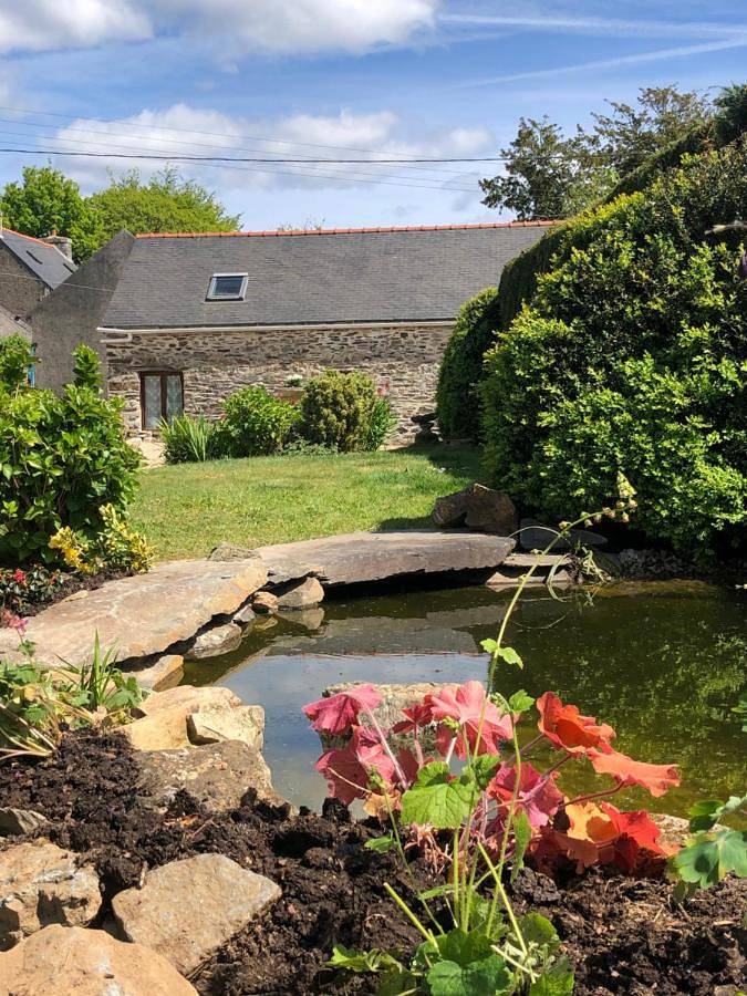 The Lotus. Romantic, rural hideaway near Huelgoat in Loqueffret, Région de Châteaulin