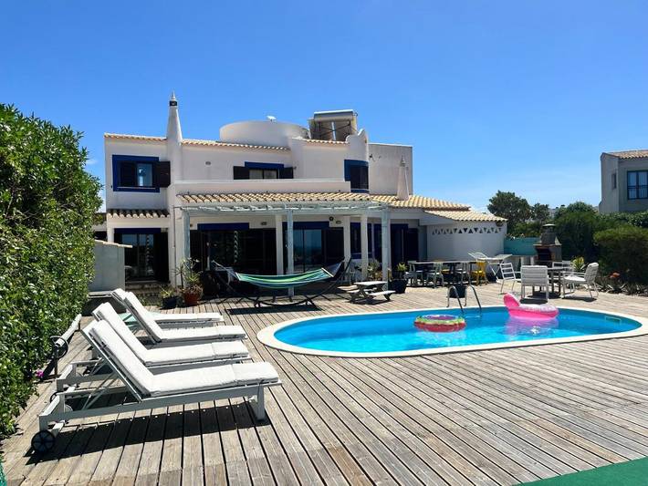 Villa para 11 pessoas, com vista e jardim e ainda piscina, adaptado a crianças em Aljezur