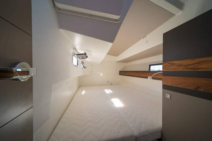 Péniche pour 4 personnes, avec jacuzzi dans les Alpes maritimes - 2