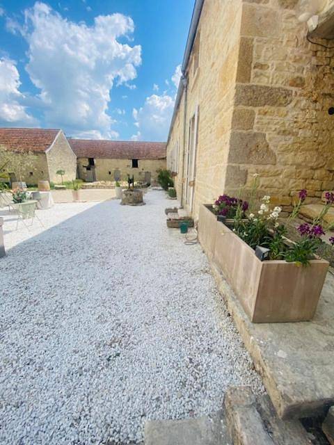 Chambre d’hôte pour 4 personnes, avec Terrasse ainsi que Jardin et Piscine dans Yonne - 3