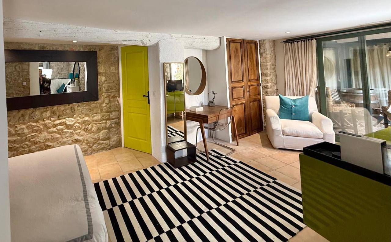 Deluxe King Suite in Beaumont-de-Pertuis, Parc naturel régional du Luberon