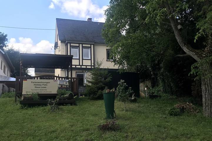 Ferienwohnung für 4 Personen, mit Terrasse und Garten in Senheim