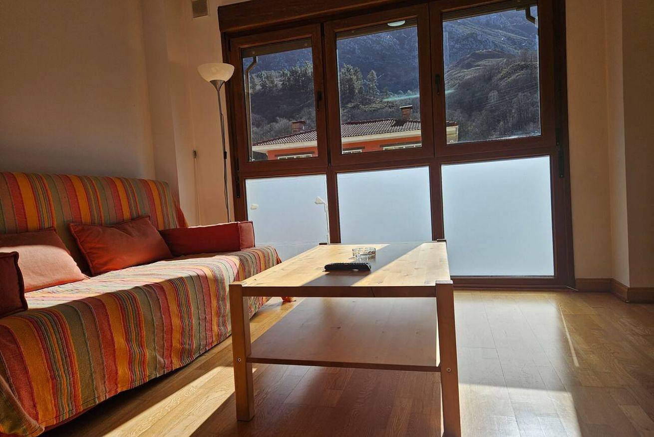 Apartamento entero, Acogedor Apartamento con Wi-Fi, Lavavajillas y Ascensor in Las Arenas (Cabrales), Cabrales