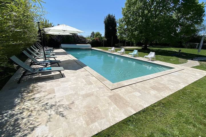 Location de vacances pour 8 personnes, avec Terrasse et Jardin à Tillières-sur-Avre