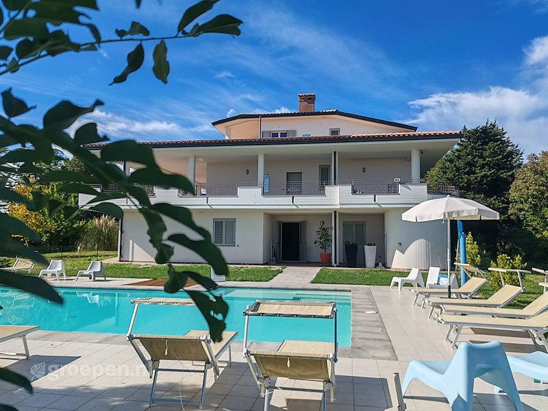 Casa vacanza per 30 persone con terrazza in Tavullia, Pesaro-Urbino