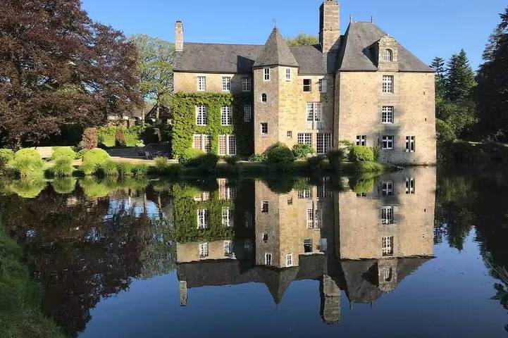 Château pour 14 personnes, avec jardin dans la Manche