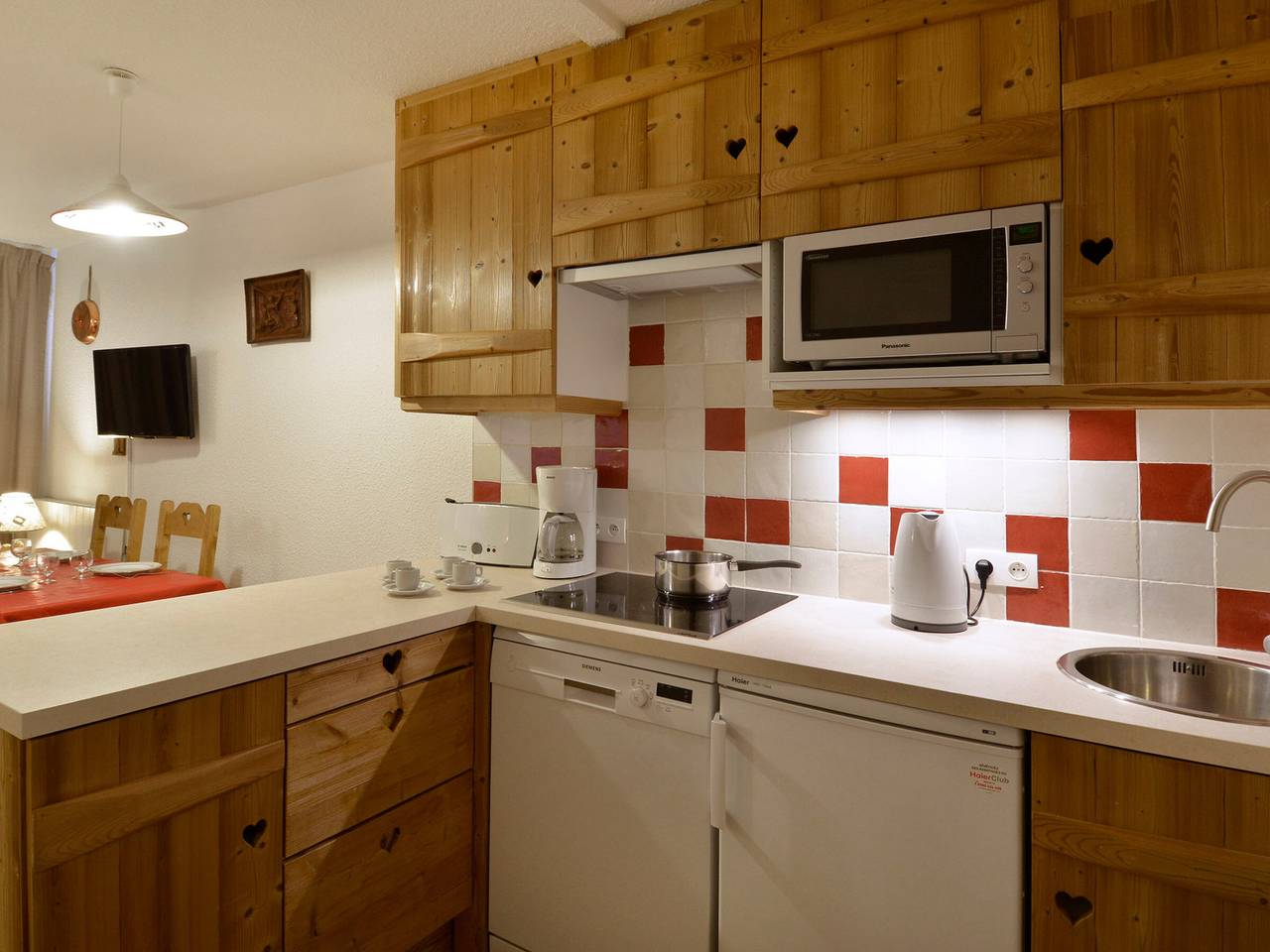 Entire apartment, Renovated comfy apartment 5 ppl at slopes with Wifi and pets allowed in Belle Plagne, La Plagne-Tarentaise