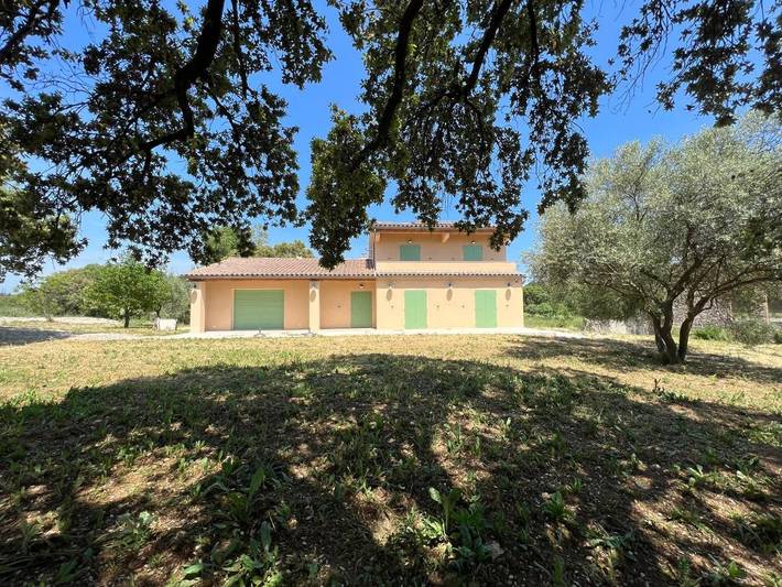 Location de vacances pour 8 personnes, avec vue ainsi que piscine et jardin à Sauve - 4