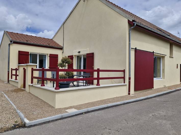 Gîte pour 2 personnes, avec terrasse et jardin à Sainte-Magnance