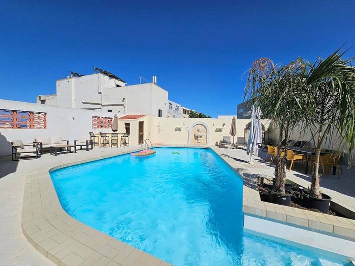 Ferienhaus für 5 Personen, mit Whirlpool und Garten sowie Pool, mit Haustier