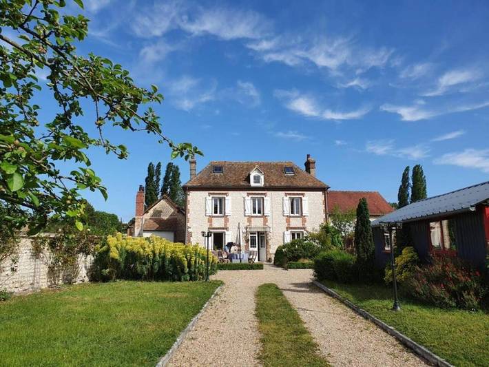 Location de vacances pour 6 personnes, avec Terrasse ainsi que Jardin et Vue à Andé