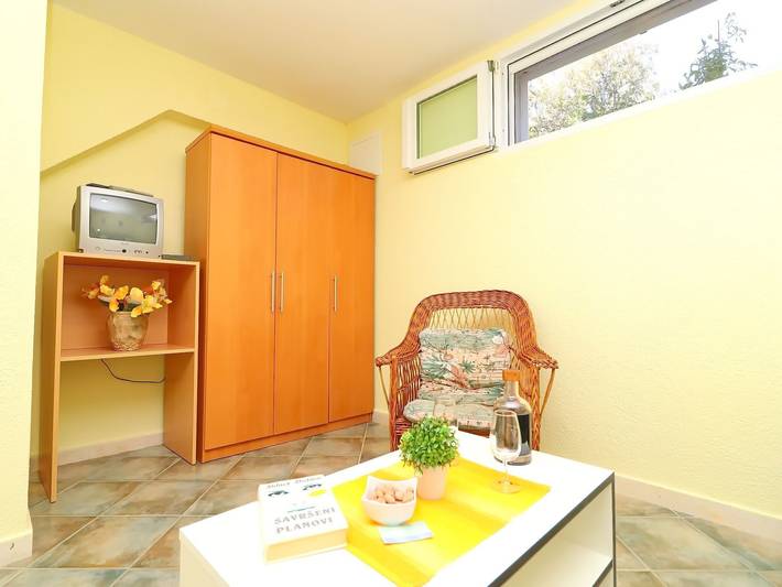 Gîte pour 4 personnes, avec terrasse, adapté aux familles à Drače - 4