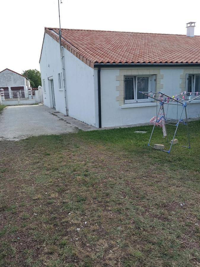 Petite maison avec jardin privé in Arvert, Côte de Beauté