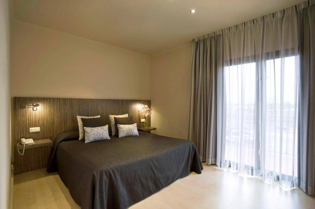 Hotel für 10 Personen mit Garten in Figueres, Oberampurien